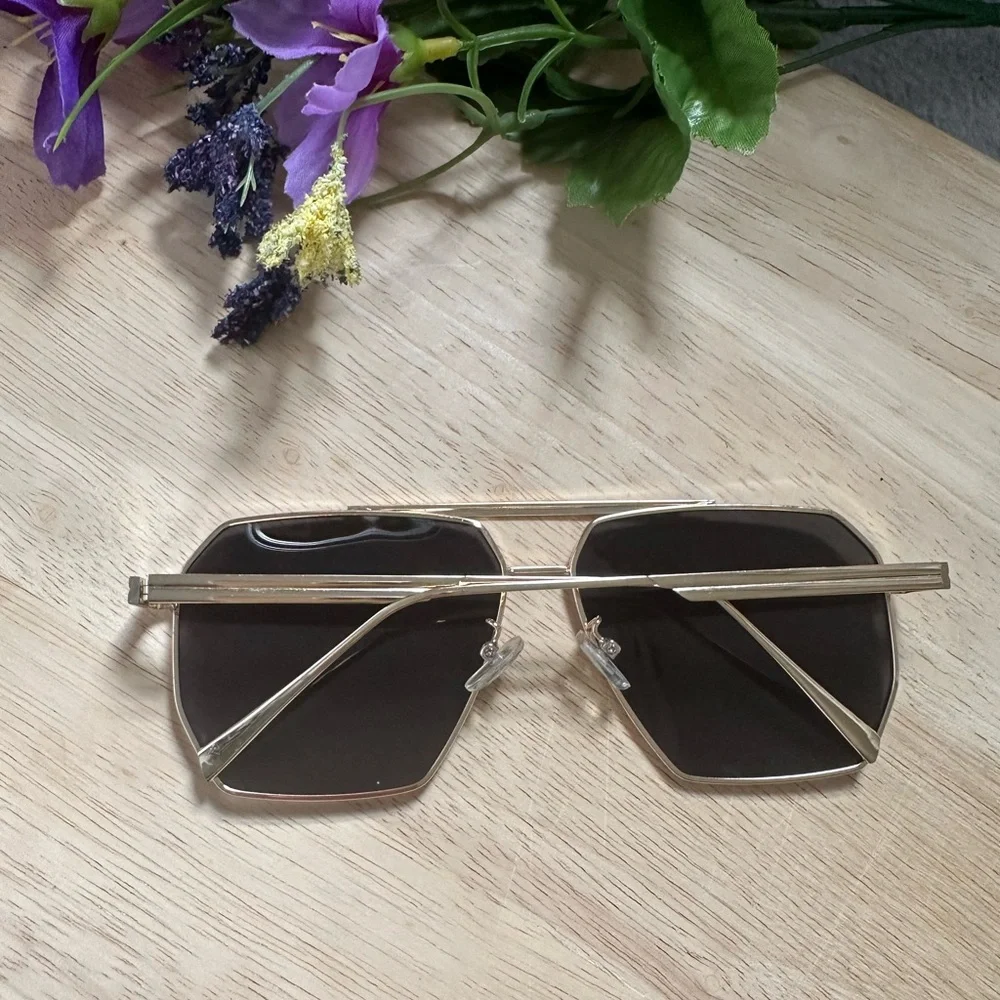 🌹 Retro Unisex Gold  Frame Brown Lens Unisex Sunglasses